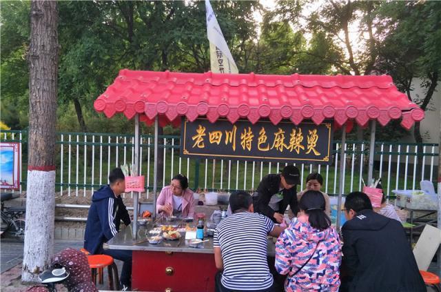 小吃車多少錢一輛流動小吃車_小吃車牌匾_小吃車美食車